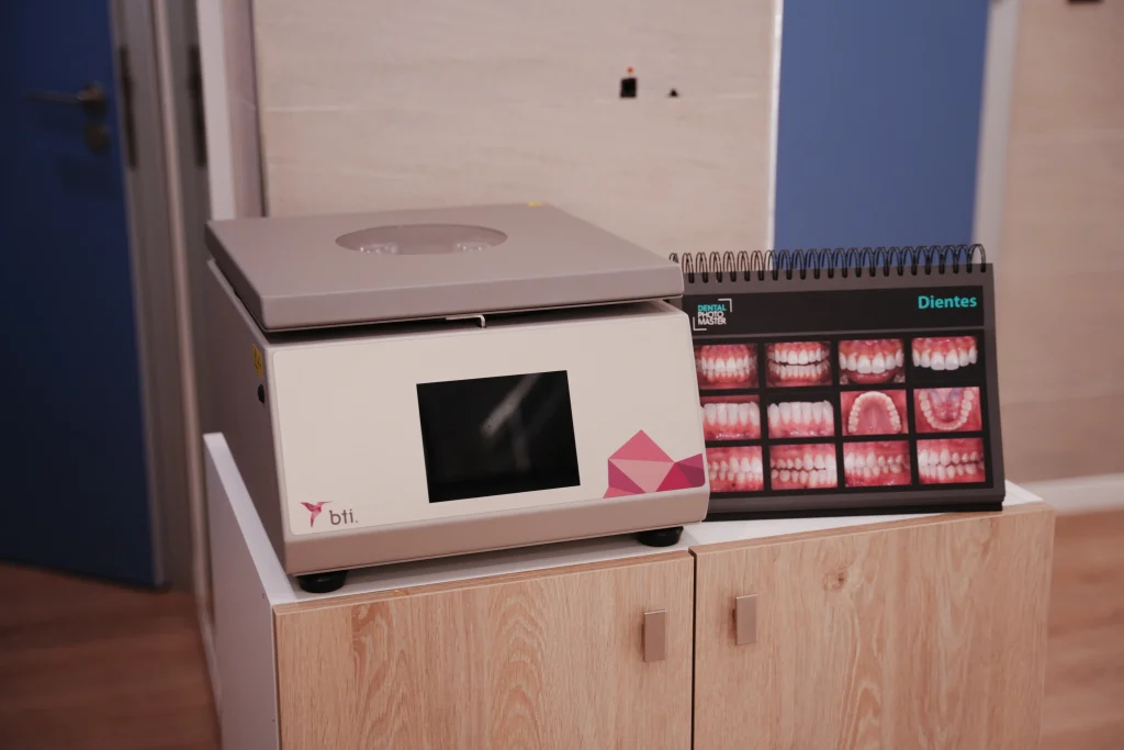 Aparato de implantología